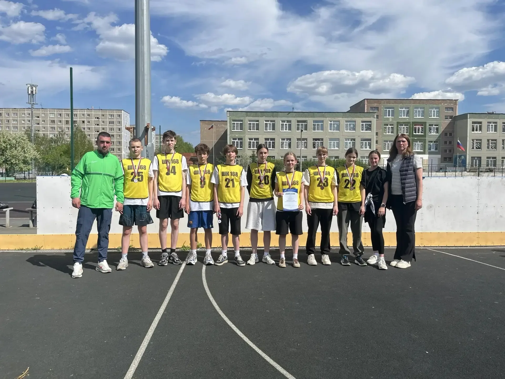 🎉 Поздравляем сборную команду 6-7 классов с 🥉 местом на районных соревнованиях «Весенний кросс»!  🙏Б
