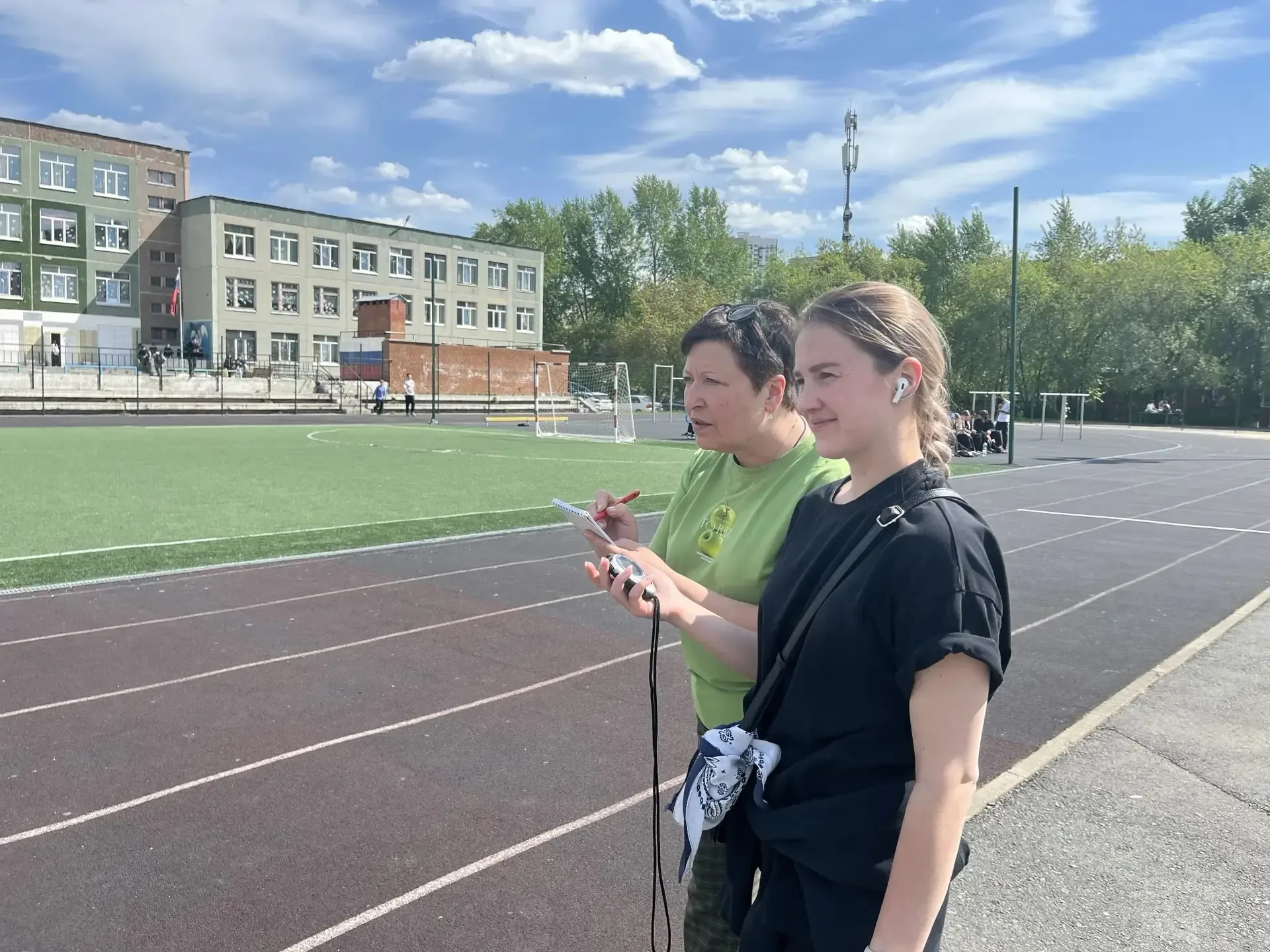 🎉 Поздравляем сборную команду 6-7 классов с 🥉 местом на районных соревнованиях «Весенний кросс»!  🙏Б