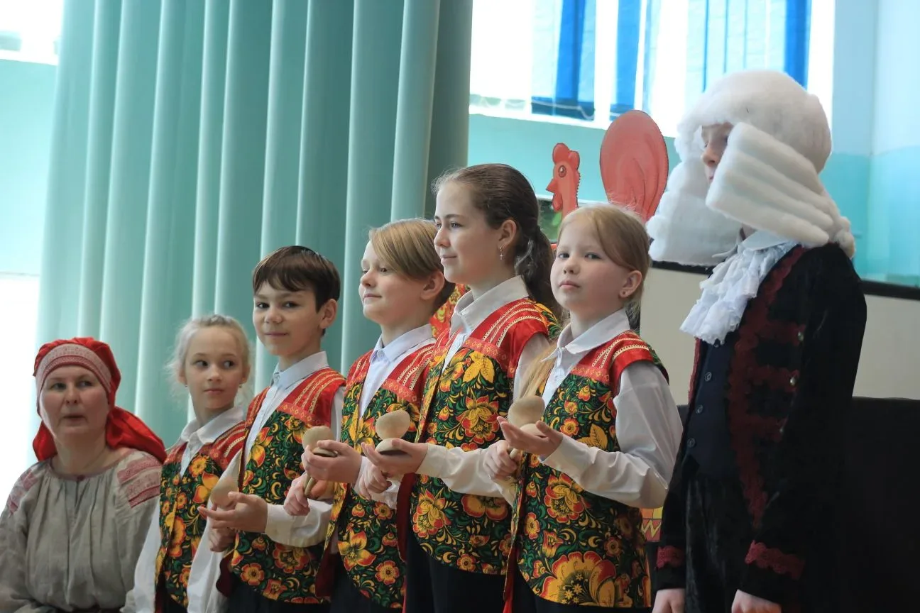 Премьера "Царевны Несмеяны" покорила сердца зрителей! 🎭✨  ✨Вчера в нашей школе царила атмосфера наст