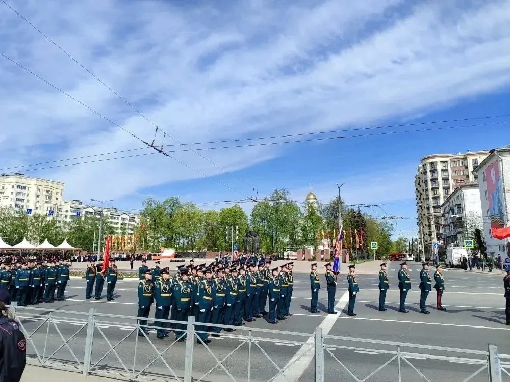 Школьные новости  Юный хранитель истории на параде Победы  📅 9 мая ученик 3 «А» класса, участник про