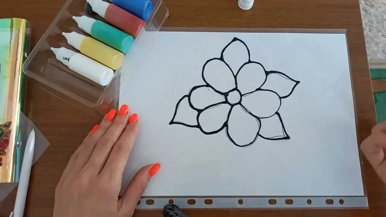 Своими руками  Создание витражей   🎨Рисование витражными красками — это не просто творчество, а наст