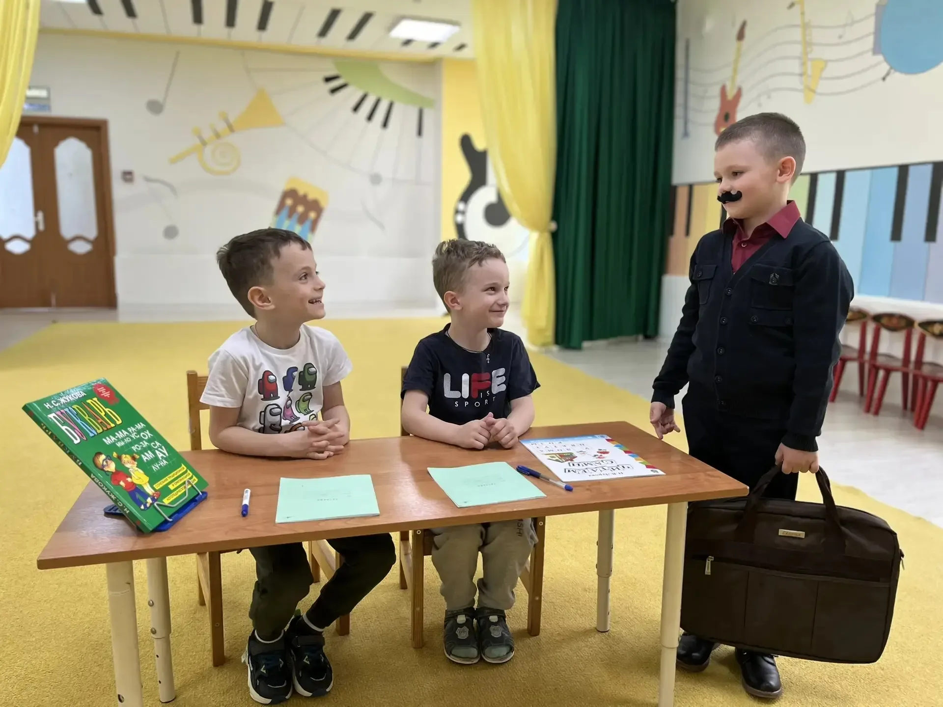 Читаем вместе  Учимся не обижаться на добрые шутки  📚В рамках проекта «Читаем вместе» дошкольники 70