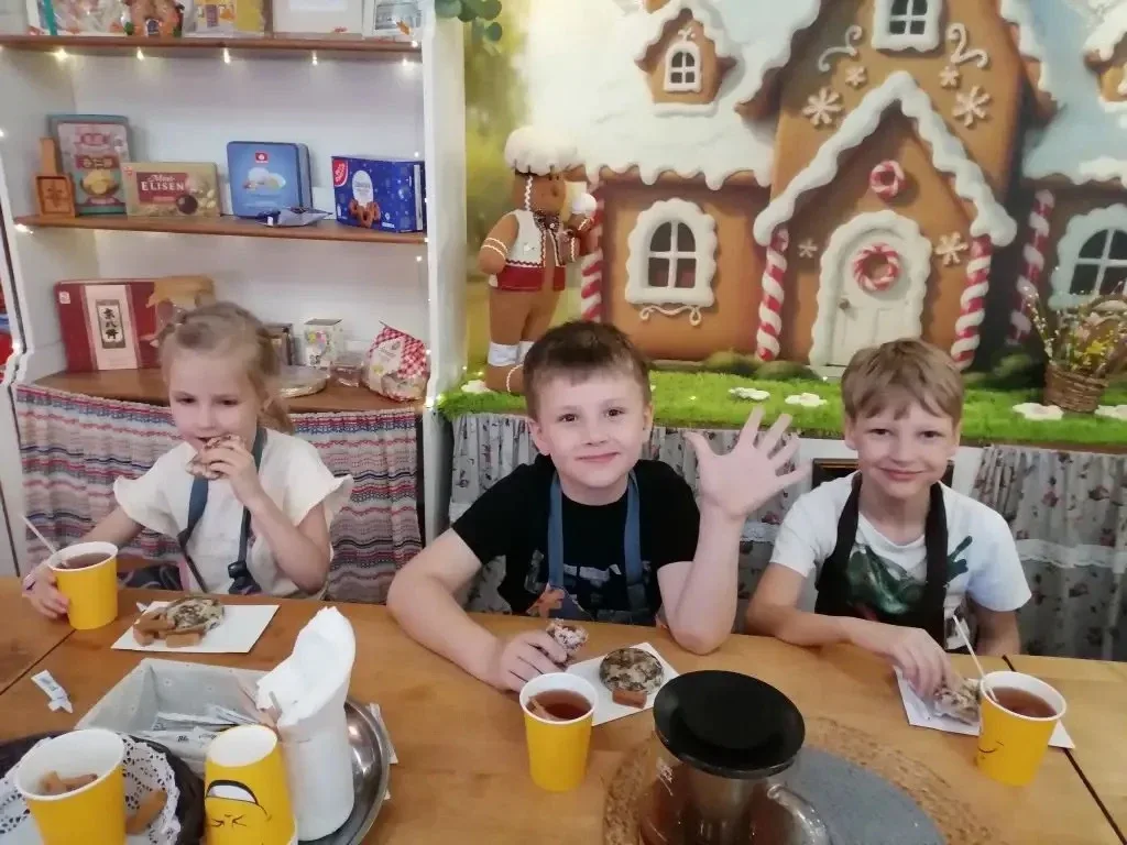 🍪 Путешествие в сладкую сказку: наши обучающиеся— тульские пряничных дел мастера!  Сегодня ученики 1