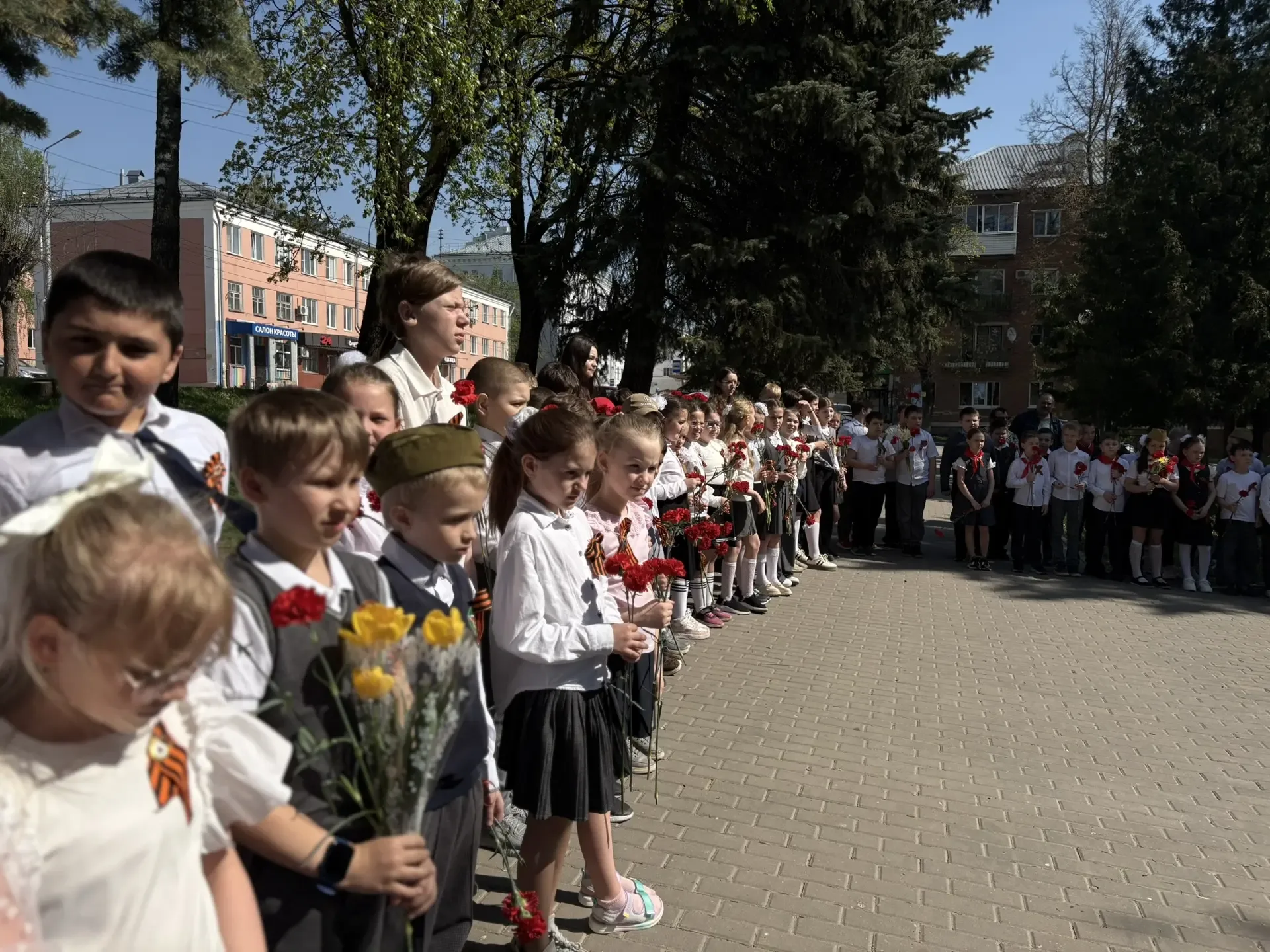 🌟 Линейка ко Дню Победы: помним и чтим! 🌟  Сегодня в нашей школе прошла торжественная линейка, посвя