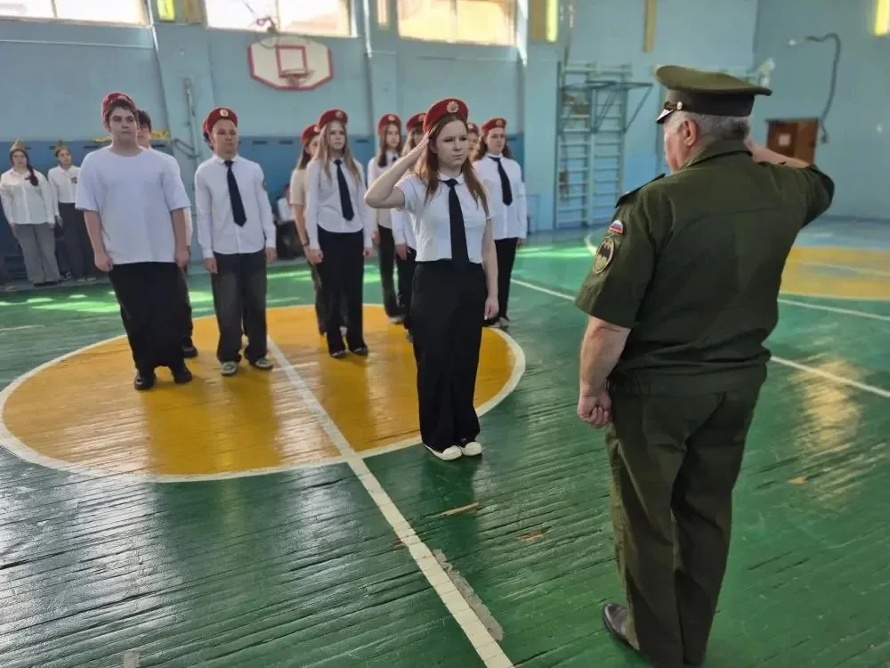🎖️ «Смотр строя и песни»: гордость, дисциплина, единство! 🎖️  На этой неделе в нашей школе с большим