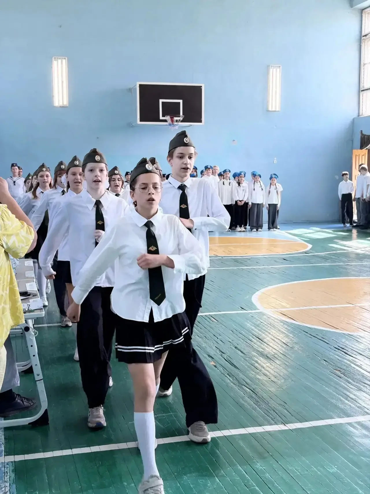 🎖️ «Смотр строя и песни»: гордость, дисциплина, единство! 🎖️  На этой неделе в нашей школе с большим