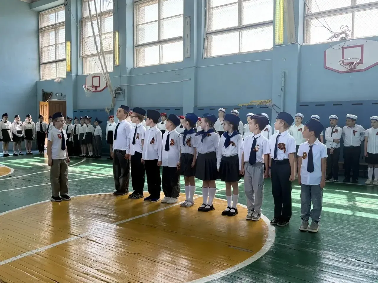 🎖️ «Смотр строя и песни»: гордость, дисциплина, единство! 🎖️  На этой неделе в нашей школе с большим
