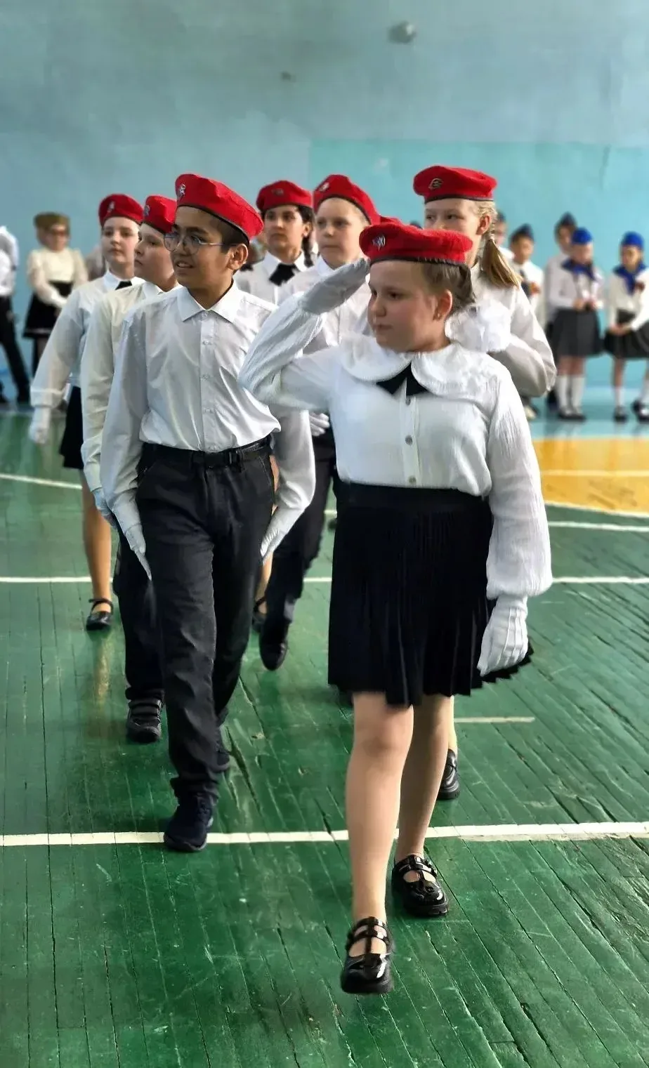 🎖️ «Смотр строя и песни»: гордость, дисциплина, единство! 🎖️  На этой неделе в нашей школе с большим