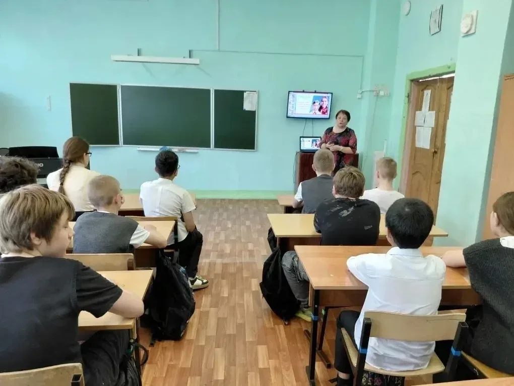 Ребята из 6‑е класса стали участниками тематического мероприятия, посвящённого Дню детских обществен