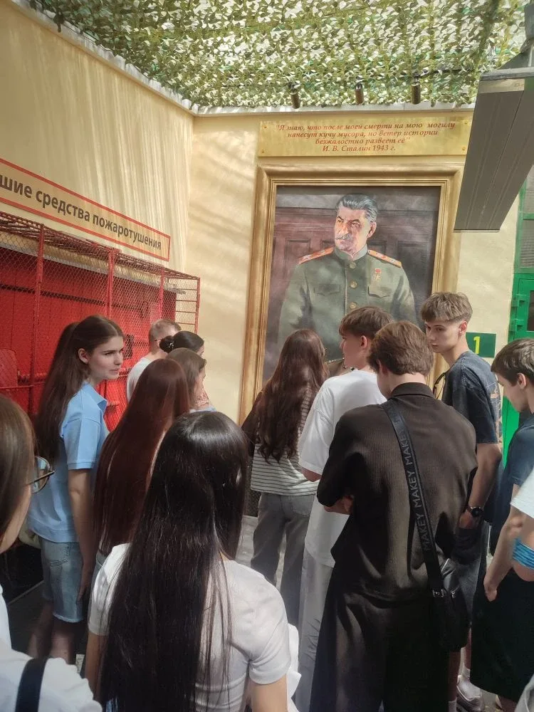 Сегодня наш 10 «А» класс выбрался в Музей «Бункер-42» на Таганке. Место реально впечатляет.  Коротко