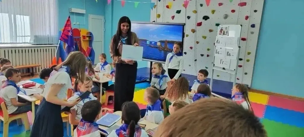 🇷🇺🦅Акция «Орлята дошколятам» 📜В преддверии Дня славянской письменности и культуры, Орлята  3-Г класс