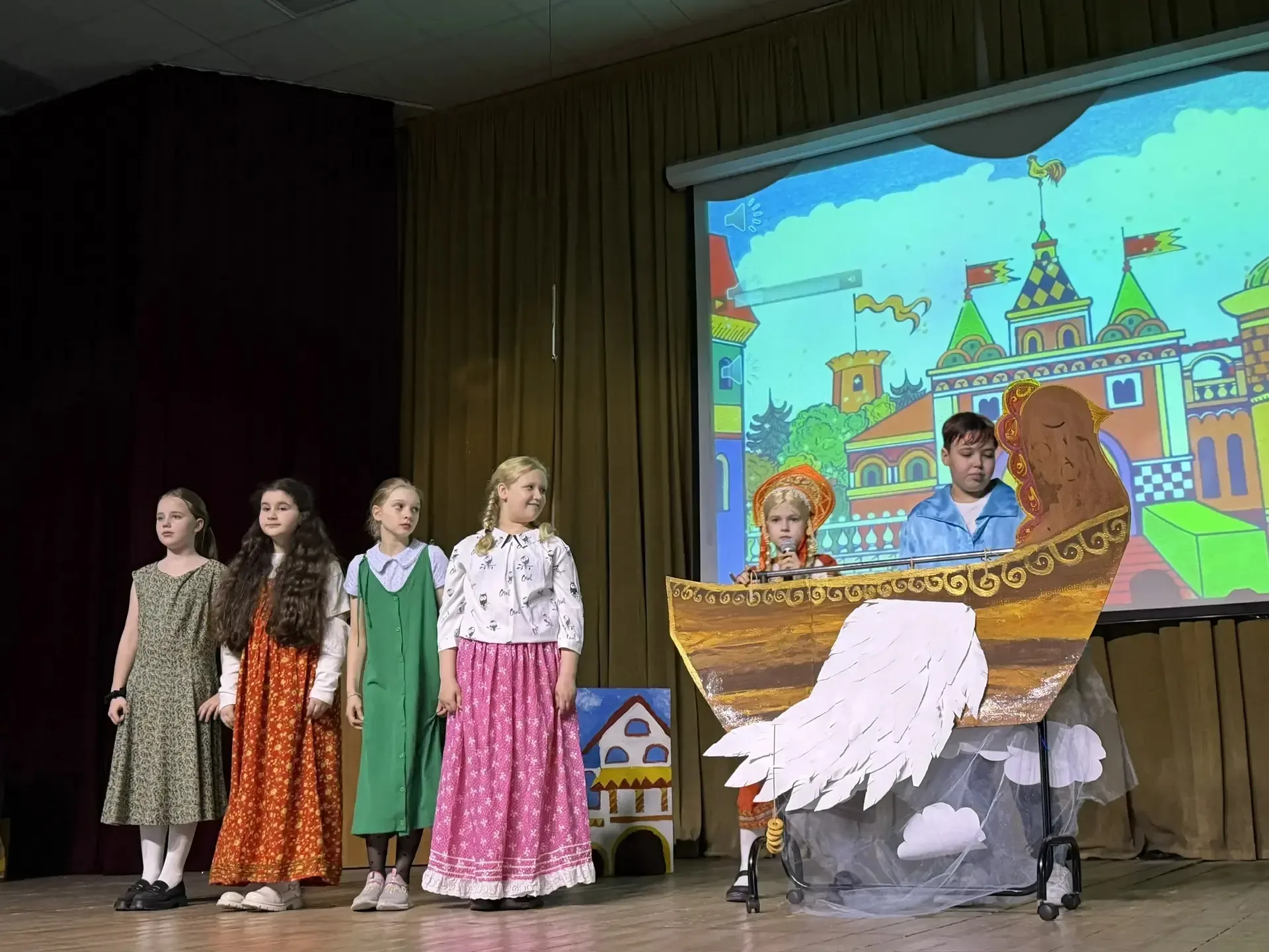 Новый спектакль! 🎭  🎉 Сегодня школьная театральная студия "Метафора" порадовала нас новой премьерой!