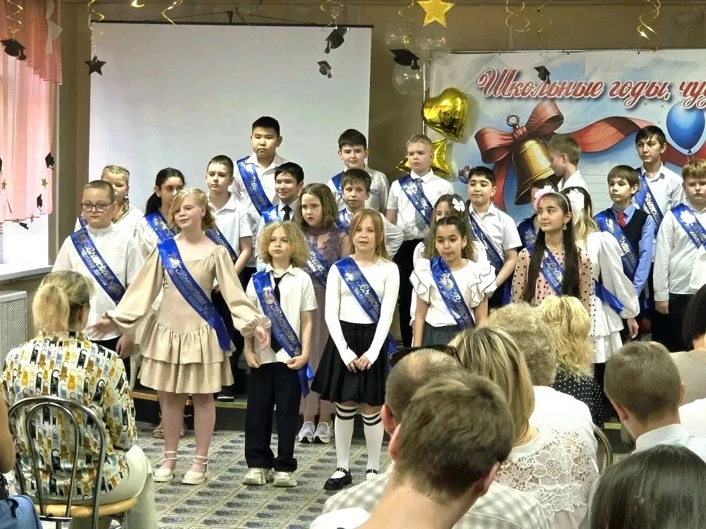 🎊 ВЫПУСКНОЙ ВЕЧЕР  💖 20 мая в 4 "А" классе второго корпуса состоялся трогательный и радостный праздн