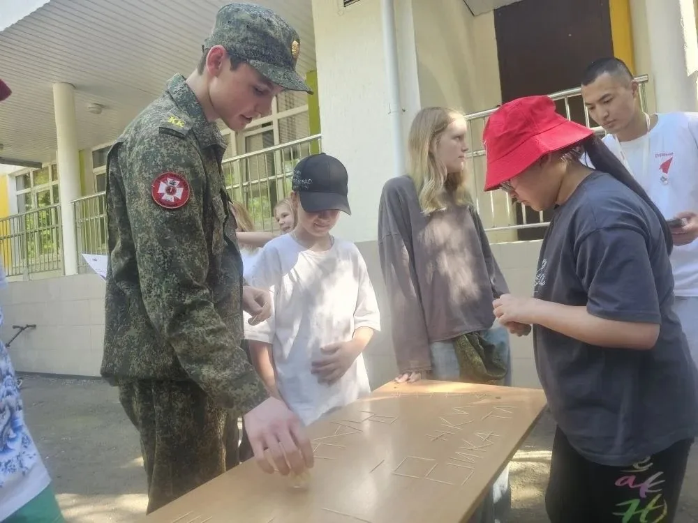 💪Ученики 5Б вместе с классным руководителем Наталией Викторовной Дмитриевой приняли участие в 7 этап