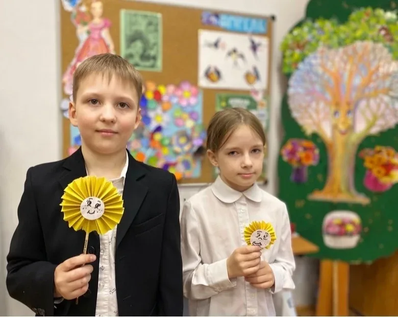 ☀️Первоклассникам рассказали о звезде, которая дарит свет и тепло  Накануне 3 мая, Всемирного дня Со