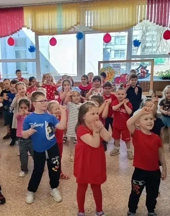 ЦВЕТНОЙ ДЕНЬ  🌸Проект "Цветной день" в дошкольном отделении  продолжается!                          