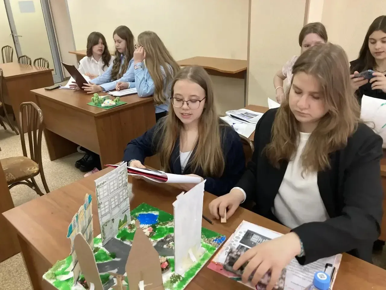 БУДУЩЕЕ НАУКИ И ТЕХНОЛОГИЙ   ⚛Обучающиеся 7М класса нашей школы защитили свои проекты на площадке МГ