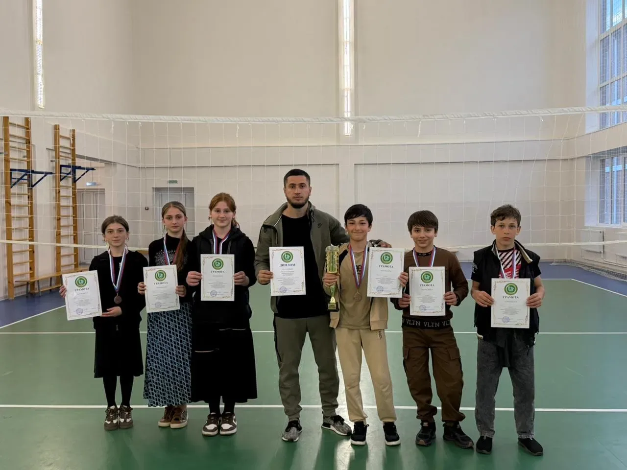 МБОУ «Цоци-Юртовская СШ2» заняла 3 место 🏆 в муниципальных соревнованиях Всероссийских спортивных со