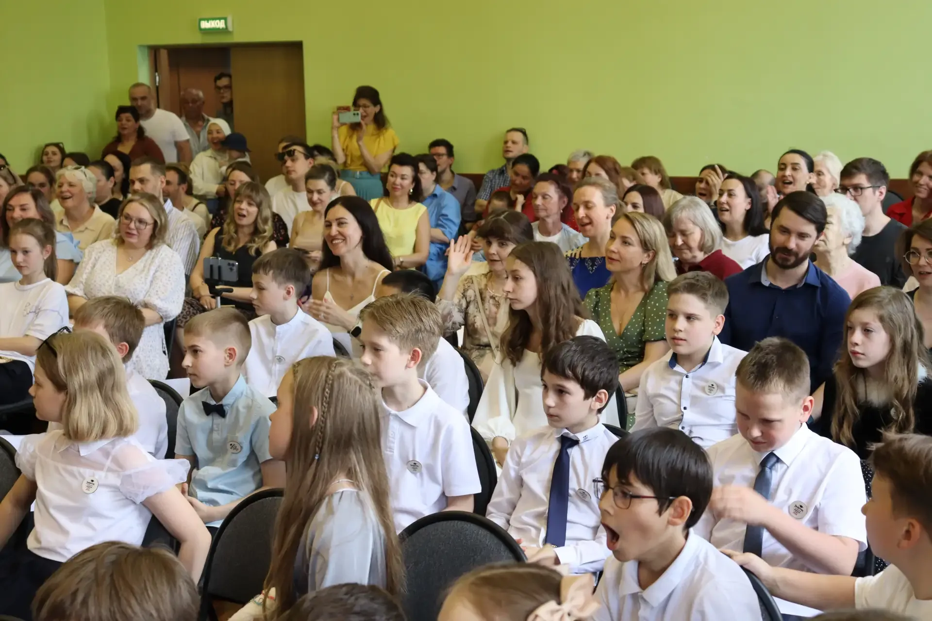 🎓 Май — время больших перемен!  🌿 Май — это время, когда завершается учебный год для школьников и на