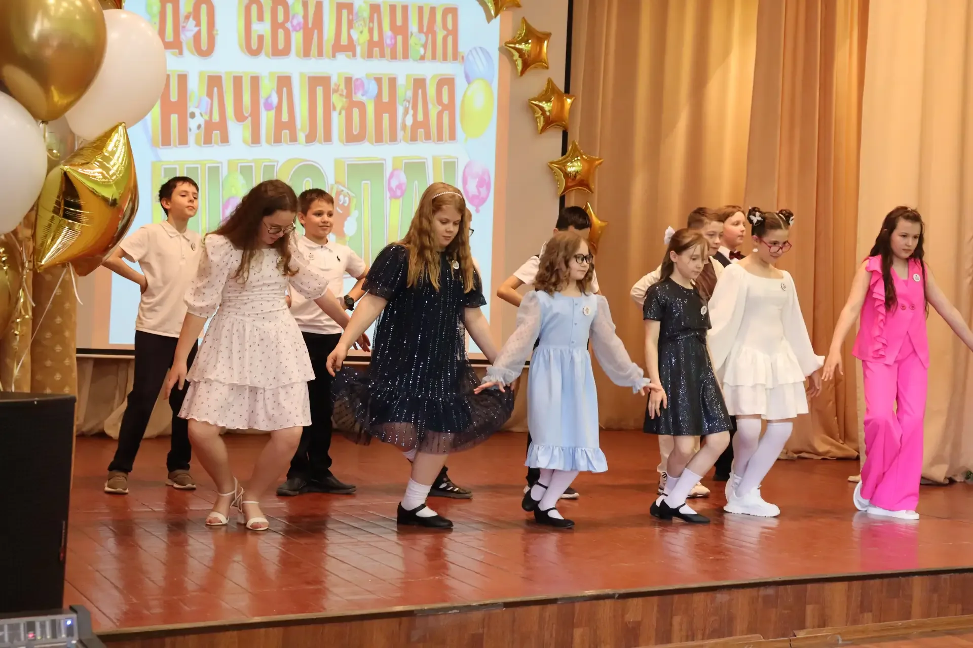 🎓 Май — время больших перемен!  🌿 Май — это время, когда завершается учебный год для школьников и на