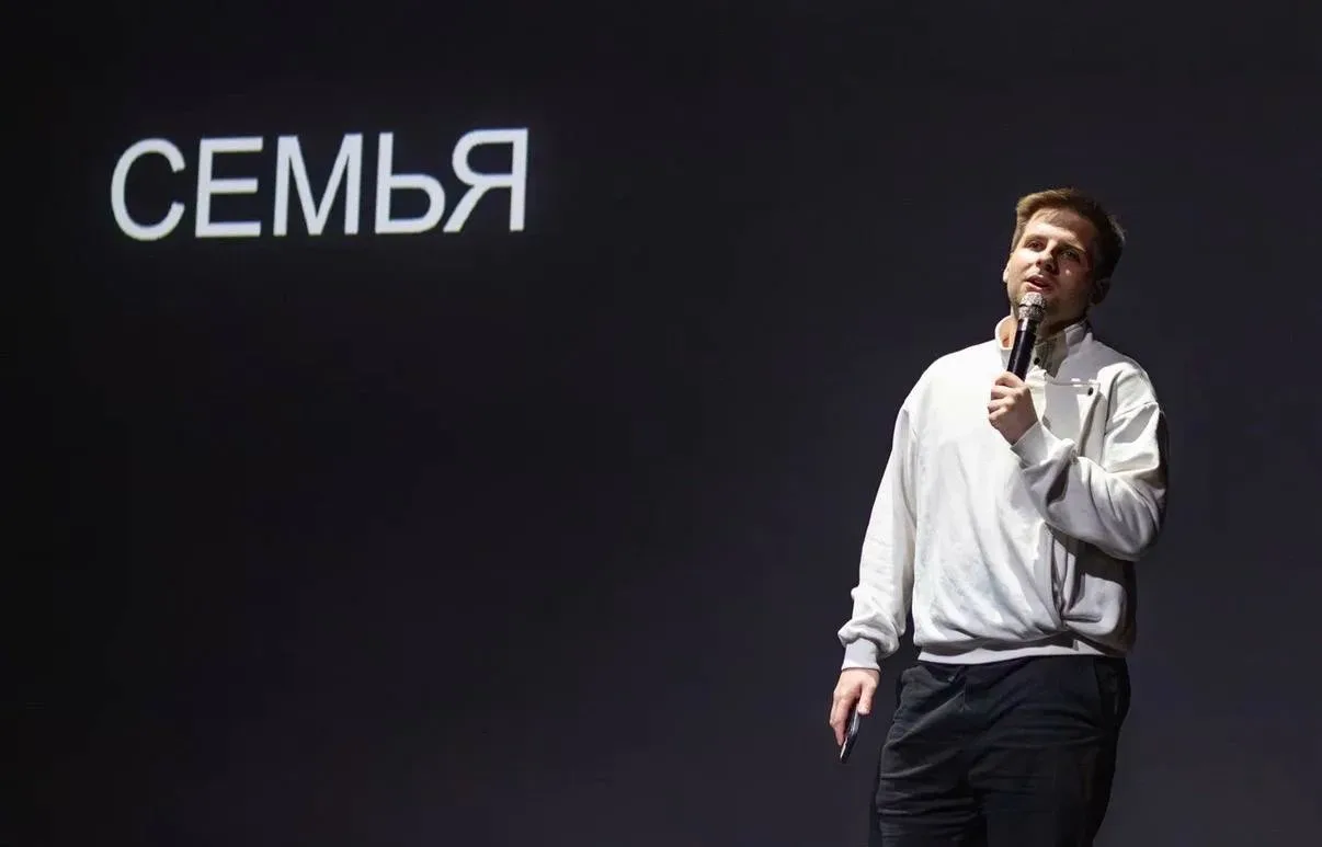 🔥 Наши — снова среди лучших!  На закрытии фестиваля ЮЗАО «Голос горящих сердец» наша школа прозвучал
