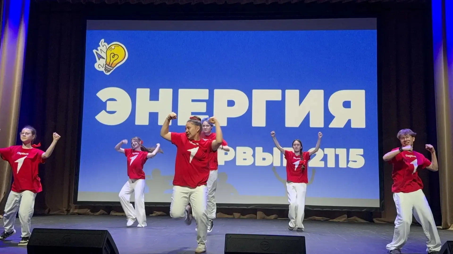 🔥 Наши — снова среди лучших!  На закрытии фестиваля ЮЗАО «Голос горящих сердец» наша школа прозвучал