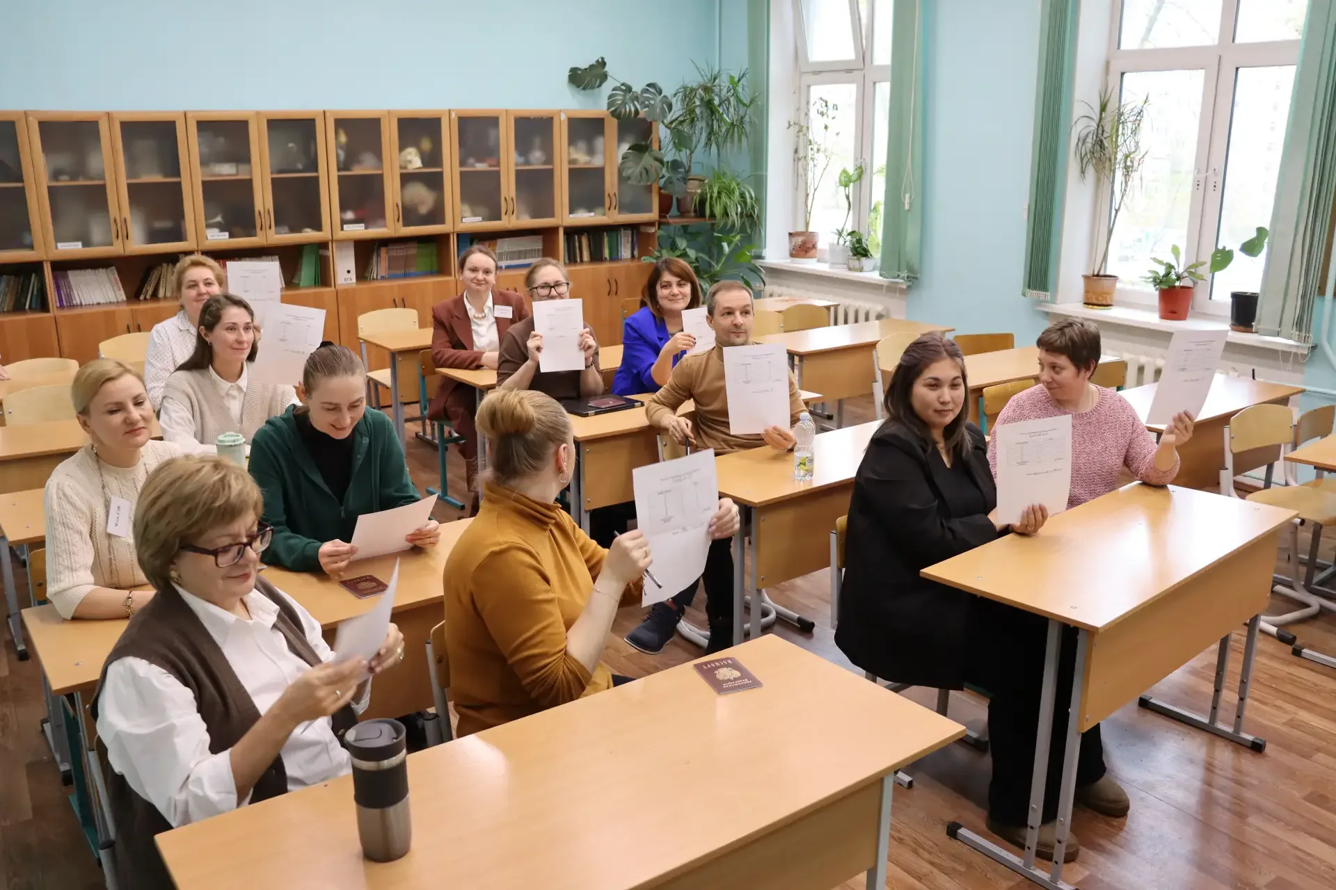 🎓 А если бы ЕГЭ сдавали родители? Сегодня они действительно попробовали это на себе!  📍 Сегодня, 29 