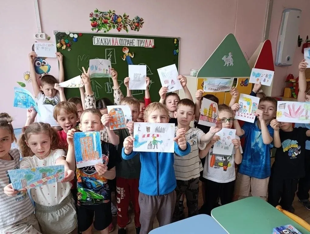 🥳 Новости от наших дошколят! 🥳  ✨ Ко Всемирному дню охраны труда (28 апреля) в подготовительной груп