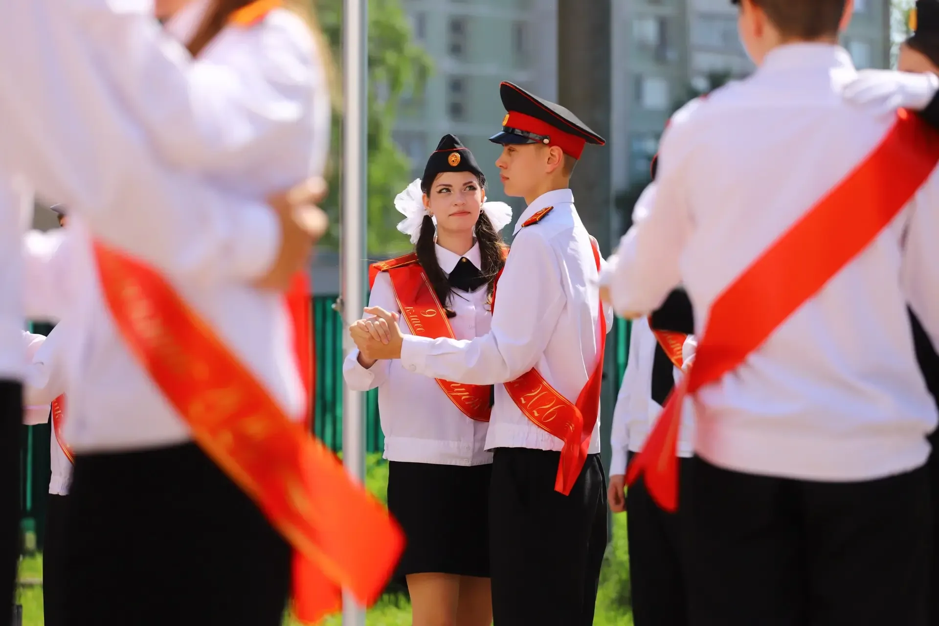 Кажется, ещё вчера они путались в кабинетах и радовались отмене контрольной… а сегодня — уже Последн
