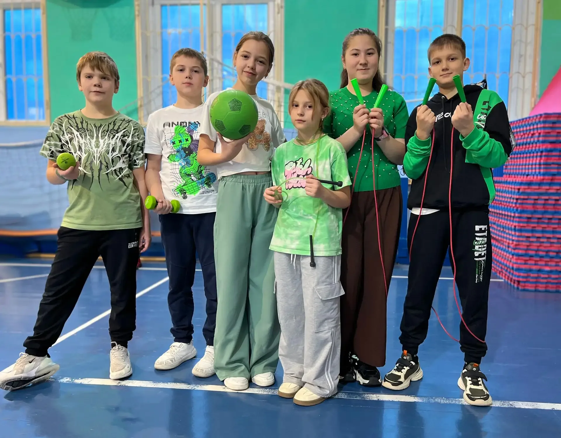 🌟 Цветные пятницы: яркое завершение! 🌟  🎉 Сиреневым цветом завершились цветные пятницы в этом учебно