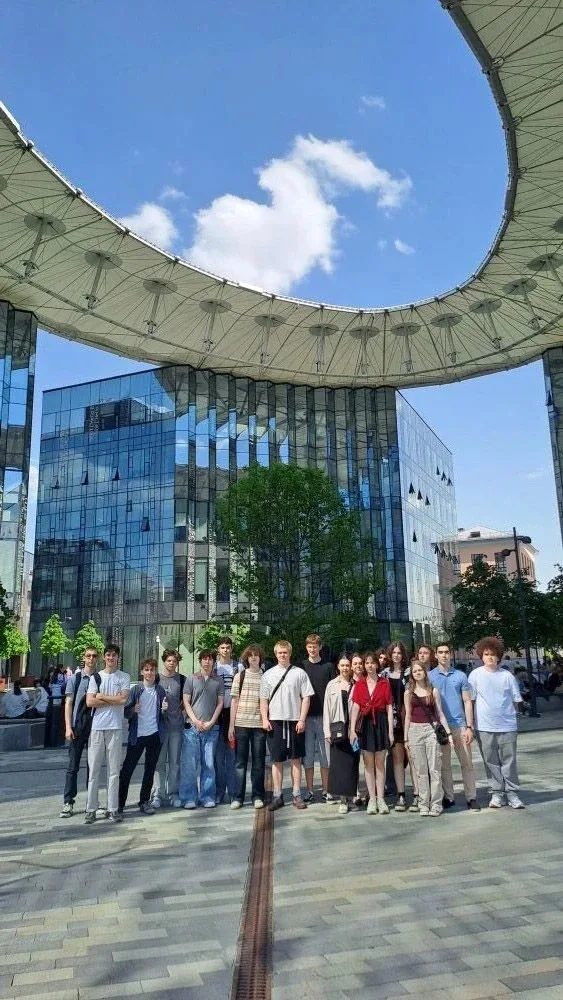 Десятиклассники побывали в МГТУ им. Баумана!  🎓 Ученики 10 класса, включая участников городского про