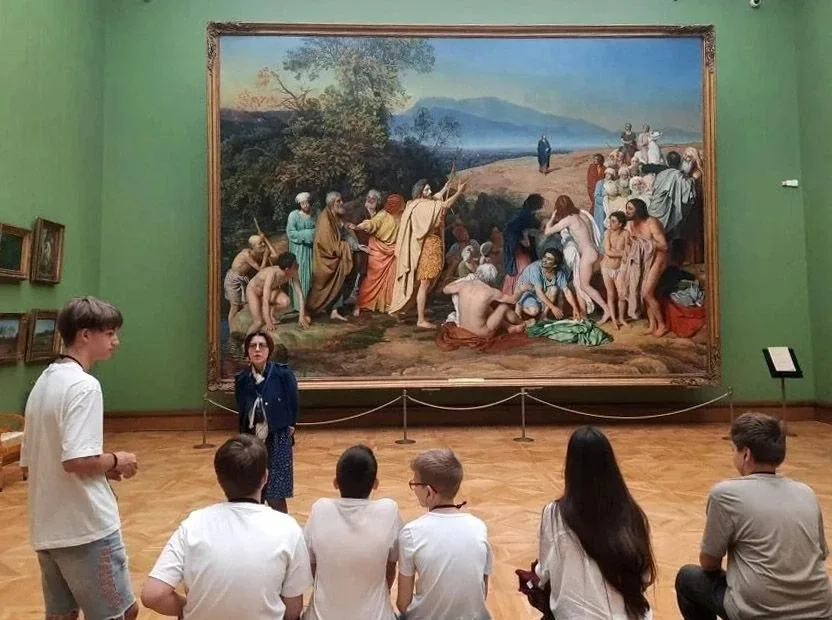 В мире искусства: 8 класс в Третьяковской галерее 🎨  ✨Ученики 8 класса посетили Третьяковскую галере