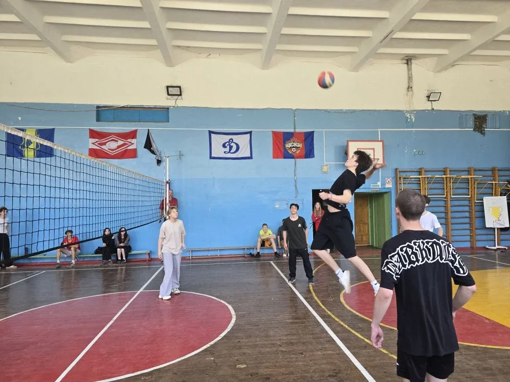 Еще немного крутых кадров с турнира по волейболу🏆🏐