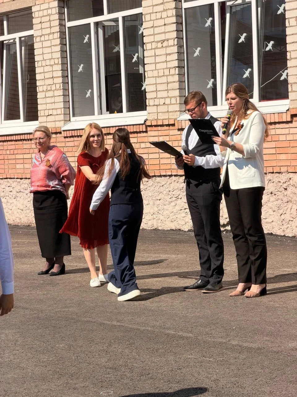 В огне ковалась победа 🕯  🕊Сегодня в нашей школе прошли торжественные линейки, посвящённые восемьдес