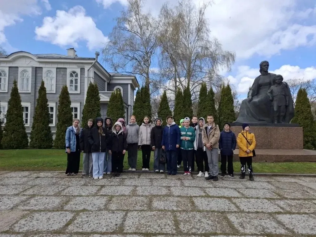 ⭐️ Две параллели, две судьбы великих людей одного города!   29 апреля учащиеся 6 «А» и 6 «В» классов