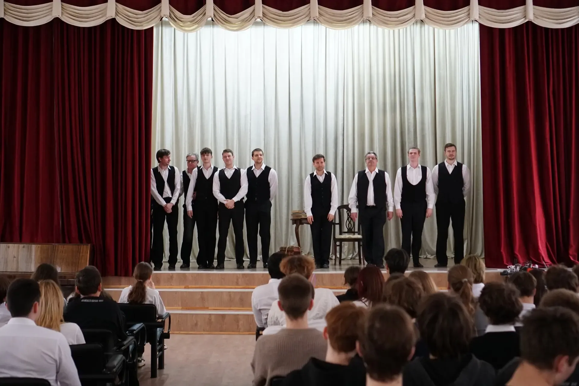 🎭 Глаголом жечь сердца людей...   Вчера в Корпусе 1 звучала бессмертная классика. В гостях у нас был