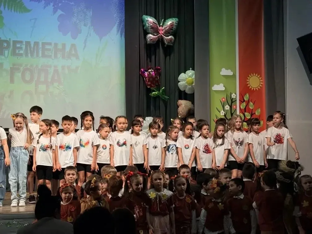 🎶 Музыкальный фестиваль «Времена года» в начальной школе  В конце апреля  в начальной школе состоялс