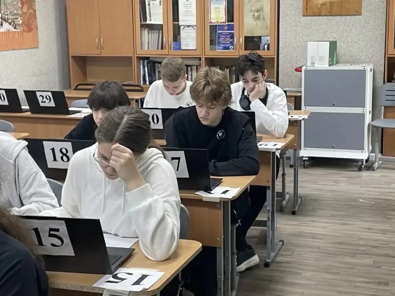 📚 Практикум по подготовке к ОГЭ в Основном корпусе и Корпусе 1  В основном корпусе и Корпусе 1 прошл