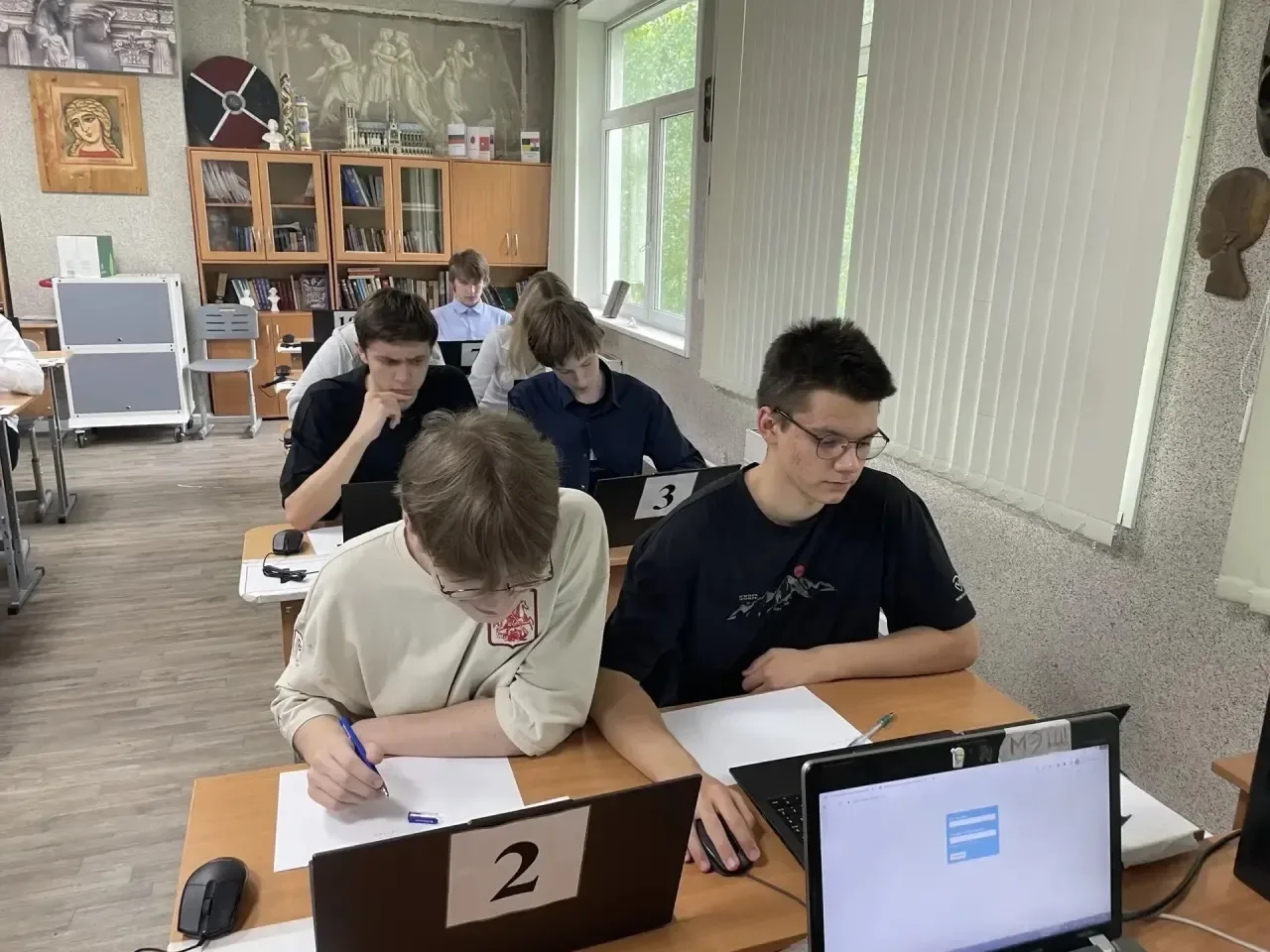 📚 Практикум по подготовке к ОГЭ в Основном корпусе и Корпусе 1  В основном корпусе и Корпусе 1 прошл