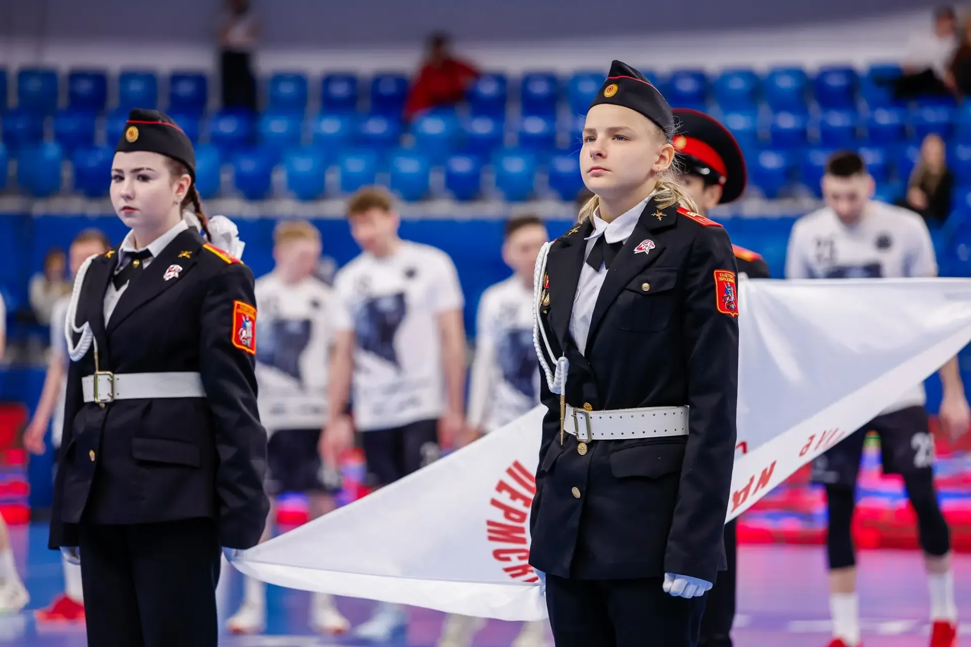 КАДЕТЫ - ЗНАМЕНОСЦЫ 🇷🇺  Ученики кадетских классов снова стали знаменосцами на матче ЦСКА - «Пермские