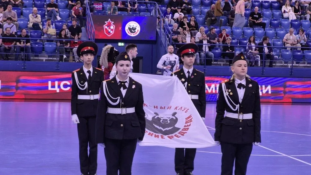КАДЕТЫ - ЗНАМЕНОСЦЫ 🇷🇺  Ученики кадетских классов снова стали знаменосцами на матче ЦСКА - «Пермские