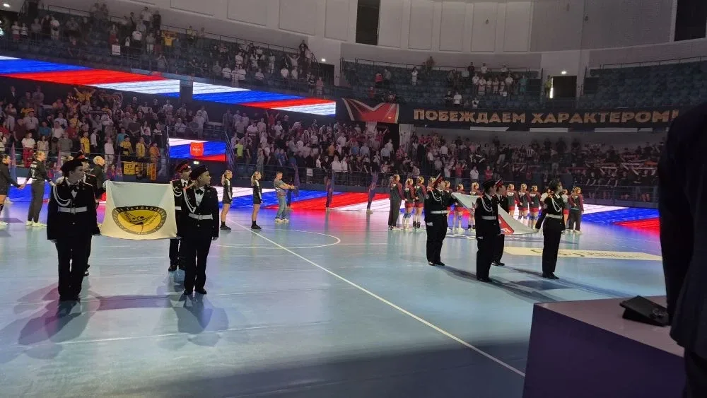 КАДЕТЫ - ЗНАМЕНОСЦЫ 🇷🇺  Ученики кадетских классов стали знаменосцами на втором матче ЦСКА — «Ростов-