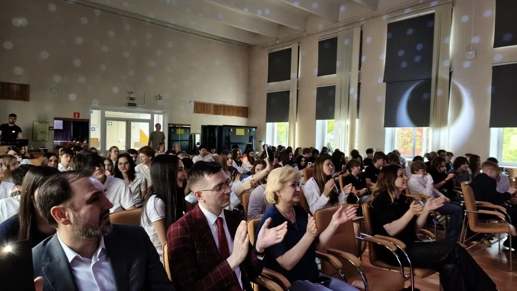👍Сегодня выступлениями 8-классников завершились в этом учебном году творческие отчеты классов по тем