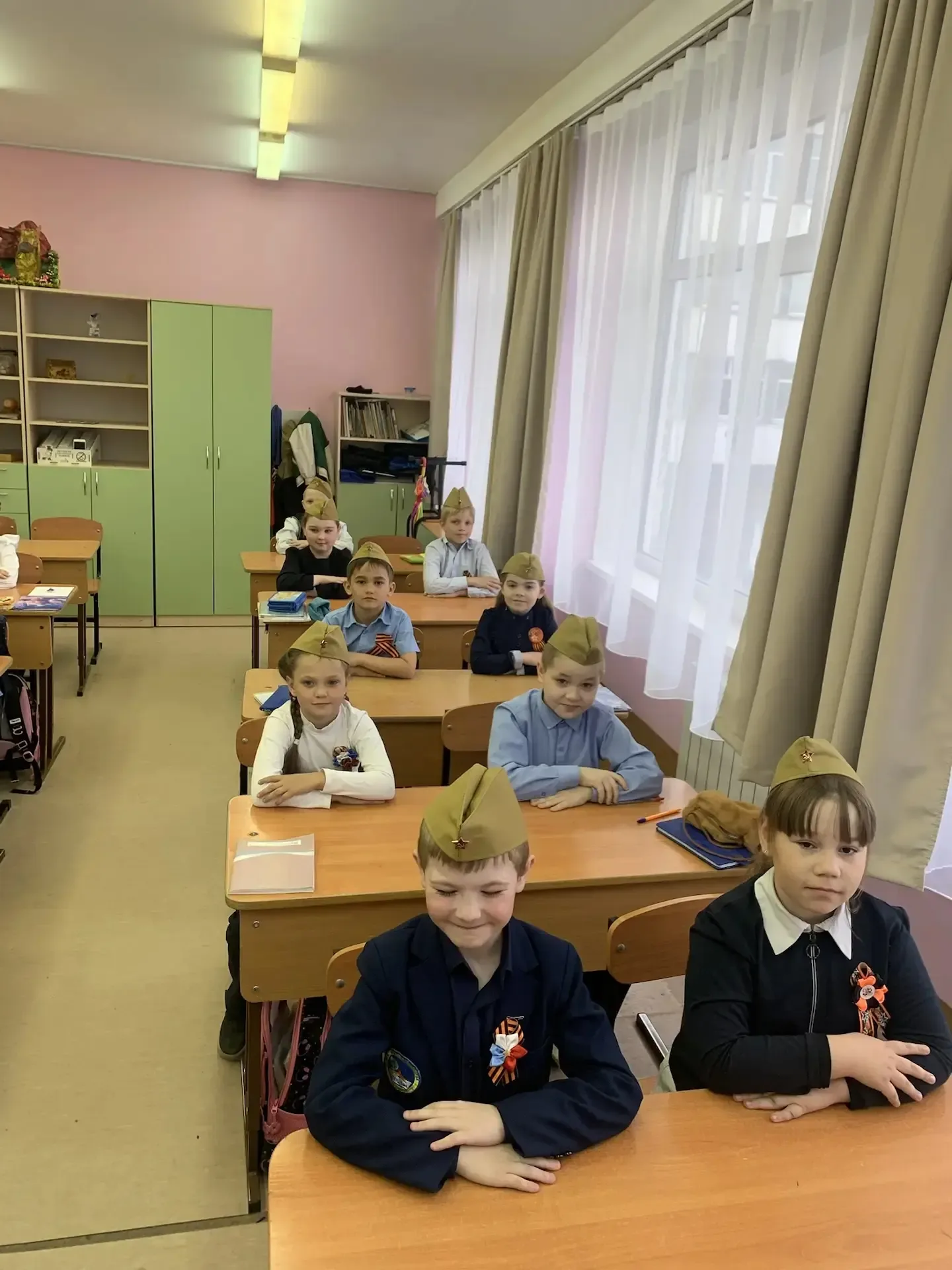 Окна Победы и Георгиевская ленточка: Вместе к вечному огню памяти  В преддверии одного из самых важн