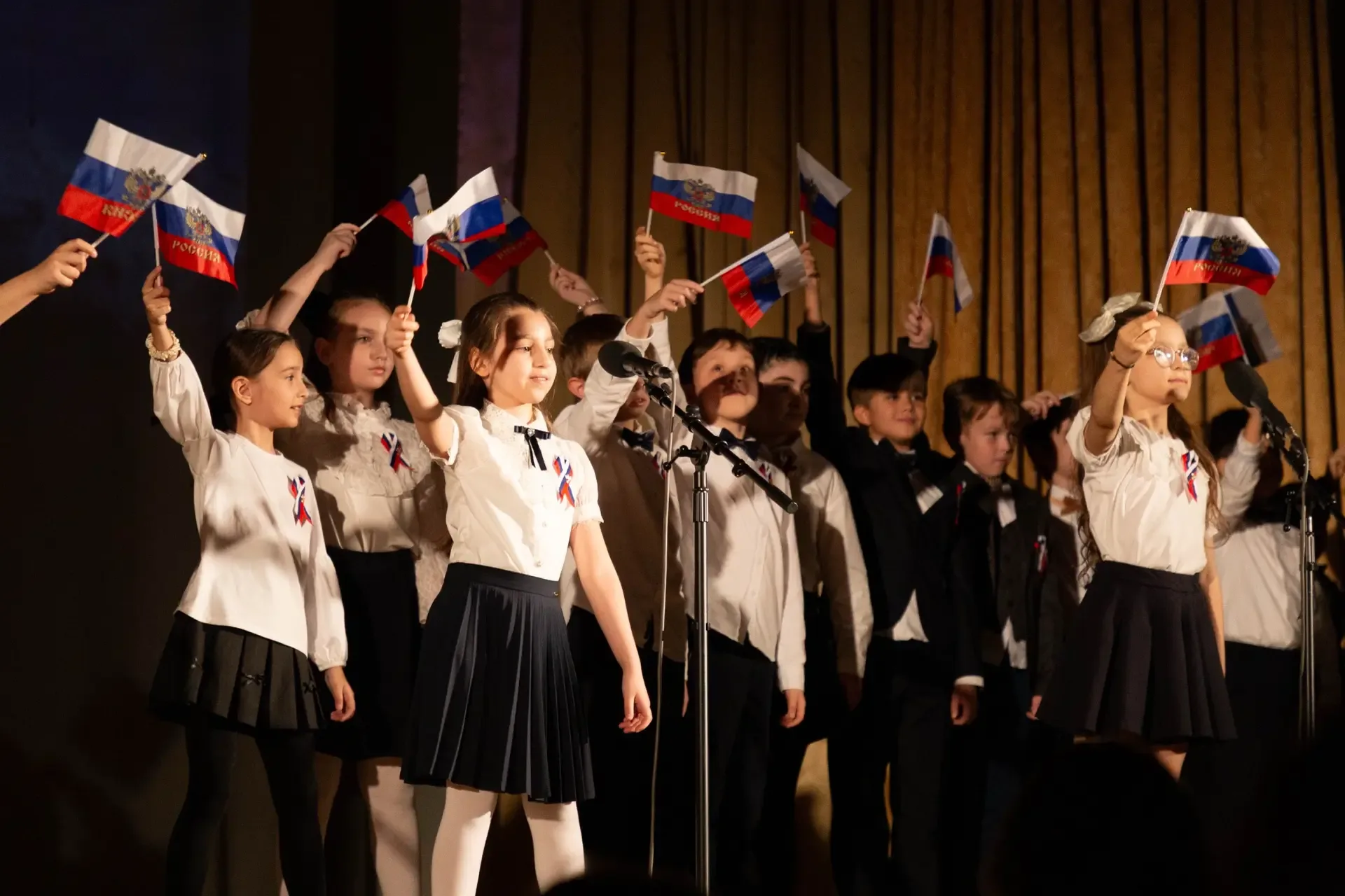 Концерты в начальной школе 🎶   Май в нашей школе - это не только горячая пора получения итоговых оце