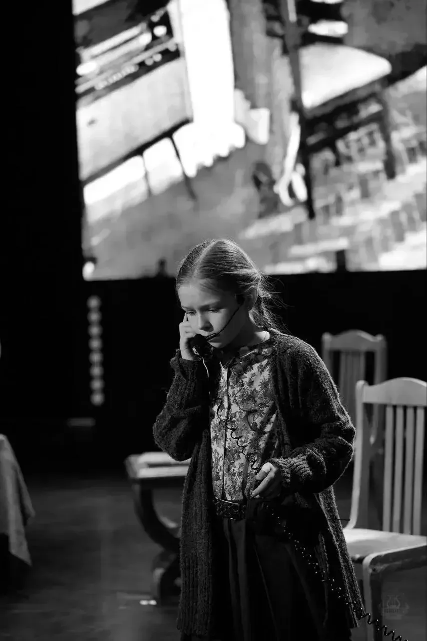 Слёзы, музыка, время. «Все вместе победили!» 🎭   Они не воевали с оружием в руках, но война жила в и
