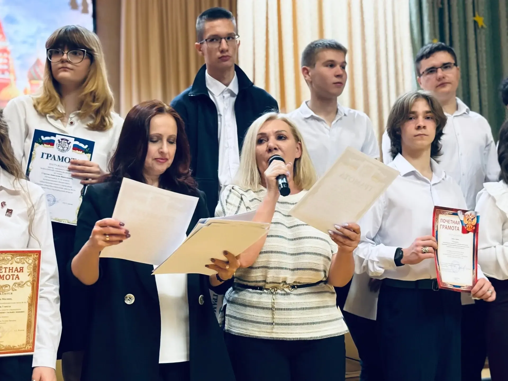 🇷🇺18 мая в МБОУ «СОШ №34» состоялась традиционная церемония выноса Государственного флага Российской