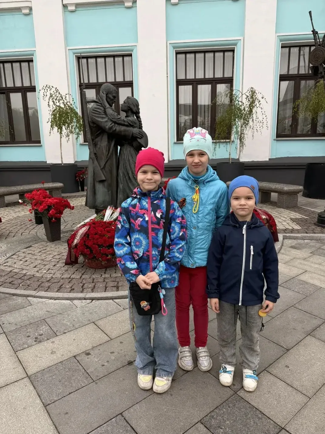В праздничные выходные ученицы нашего лицея Марина Ф. (3 "г" , кл.рук. Гольцева О.Н.),  её брат и Ка