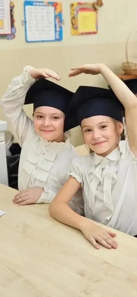 Сегодня в 1А классе прошёл замечательный классный час по подведению итогов нашего первого года учебы