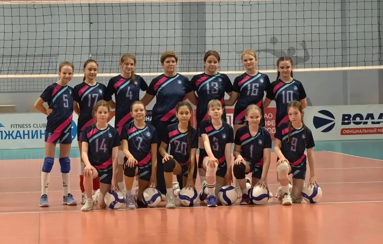 Вероника, ученица 4 "А" класса, в составе своей команды заняла второе место 🥈 на межрегиональном тур
